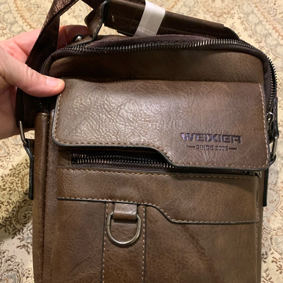 Other - Men’s Weixier Leather Messenger Crossbody Bag